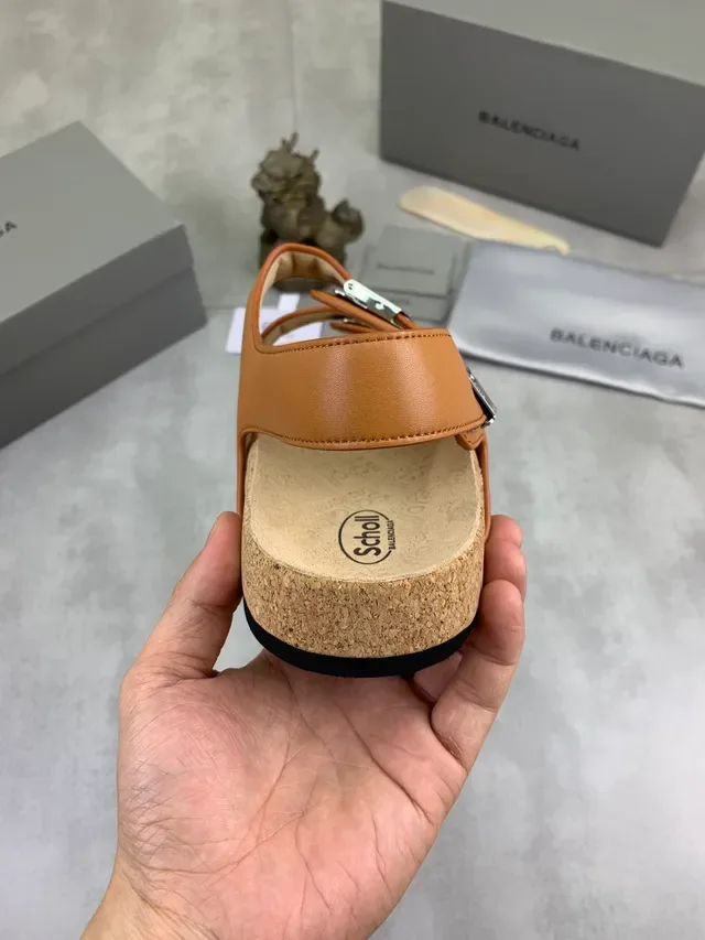 Balenciaga Triple Buckle Tan Sandales de Cuir Casual 3