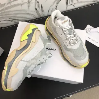 Balenciaga Triple S رمادي بيج نيون أصفر حذاء رياضي سميك