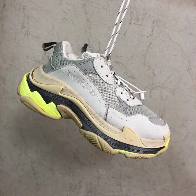 Balenciaga Triple S cinza bege amarelo neon tênis chunky 5