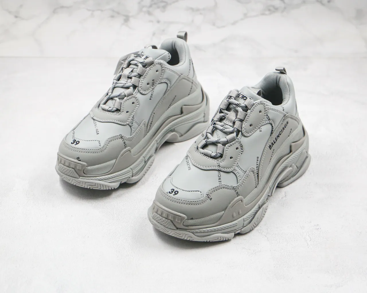 Balenciaga Triple S Gris Logo-Print Zapatillas Chunky 7