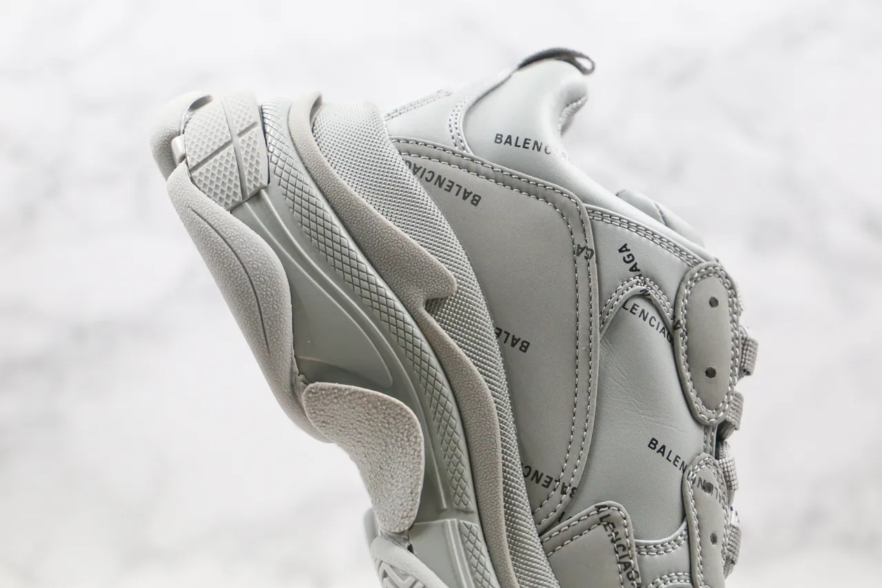 Balenciaga Triple S Gris Logo-Print Zapatillas Chunky 8