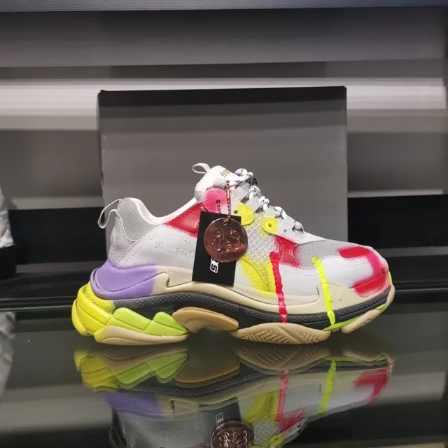 Balenciaga Triple S sapatilhas chunky multicor com salpicadura de tinta 1