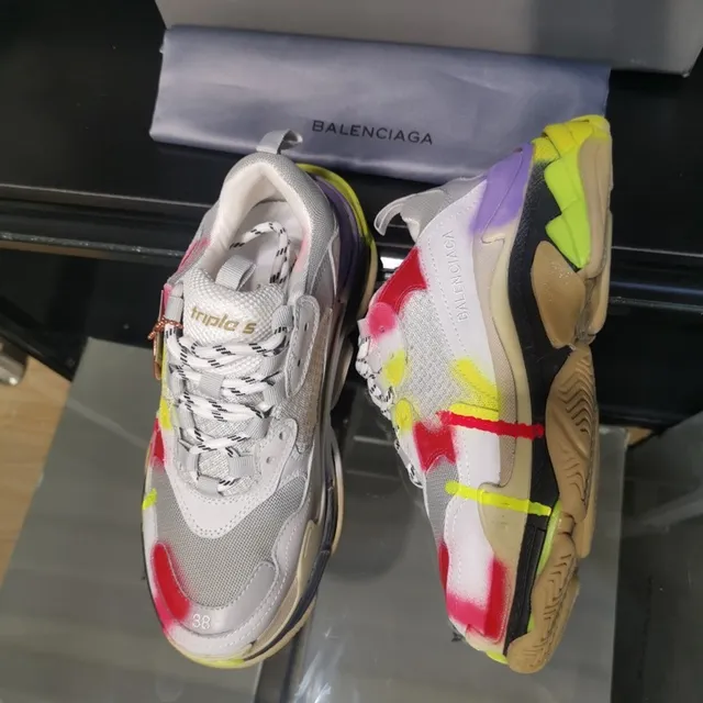 Balenciaga Triple S sapatilhas chunky multicor com salpicadura de tinta 2