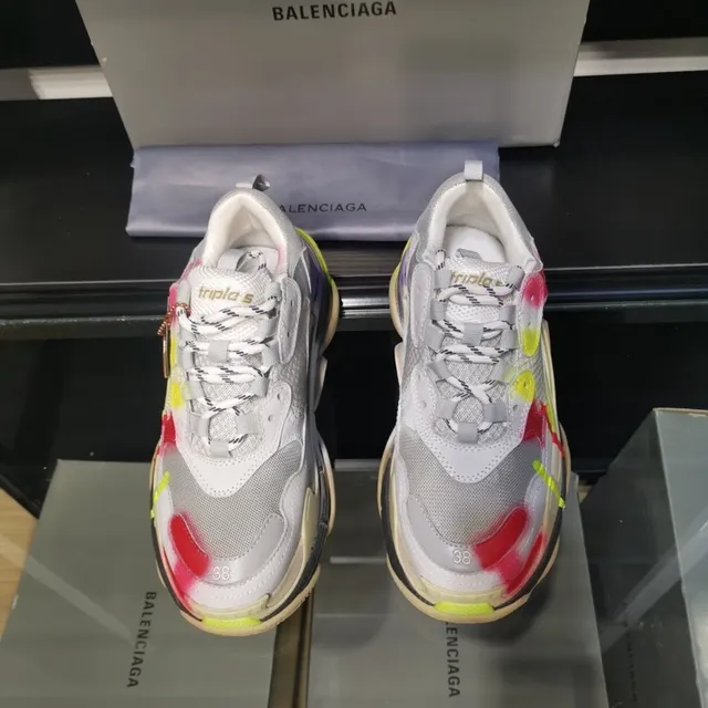 Balenciaga Triple S sapatilhas chunky multicor com salpicadura de tinta 3