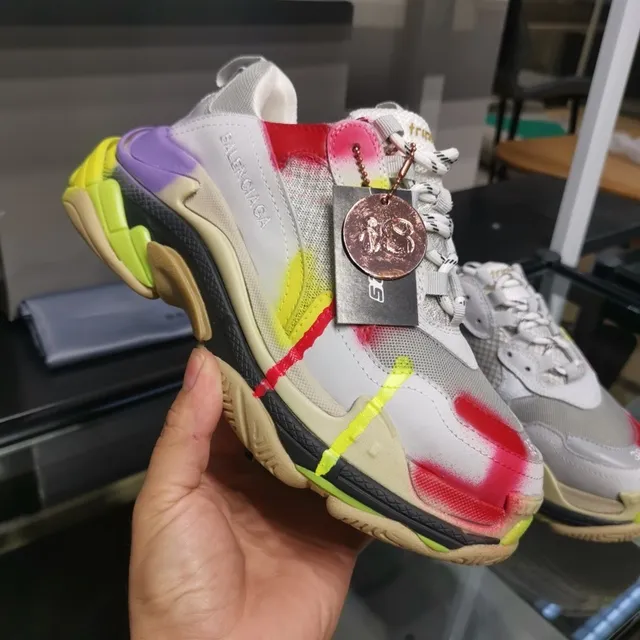 Balenciaga Triple S sapatilhas chunky multicor com salpicadura de tinta 6