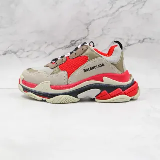 Balenciaga Triple S أحمر وبيج تشانكي سنيكرز