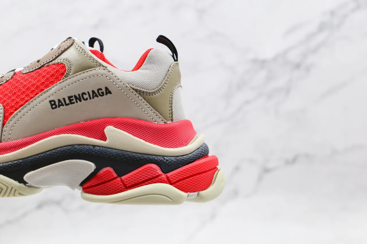 Balenciaga Triple S أحمر وبيج تشانكي سنيكرز 4