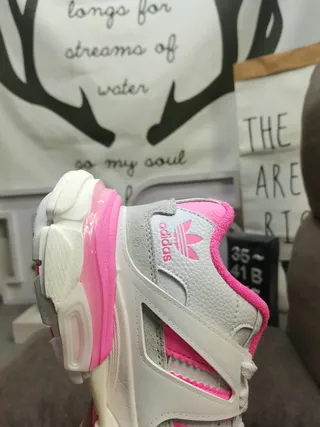 Balenciaga Triple S x Adidas chaussures grueses roses et argentées 4