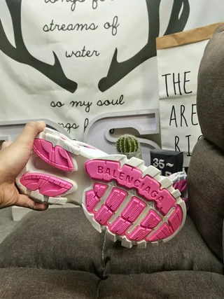 Balenciaga Triple S x Adidas chaussures grueses roses et argentées 5