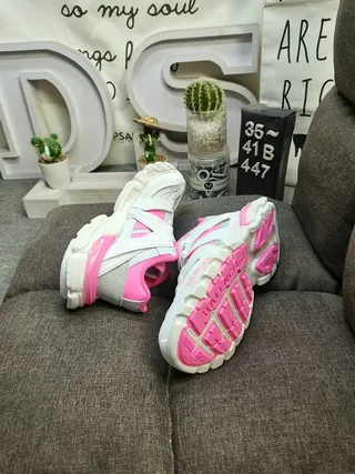 Balenciaga Triple S x Adidas chaussures grueses roses et argentées 7