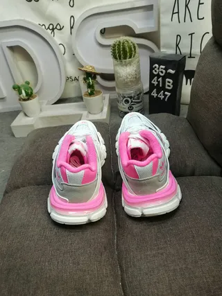 Balenciaga Triple S x Adidas chaussures grueses roses et argentées 9