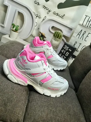 Balenciaga Triple S x Adidas chaussures grueses roses et argentées 10