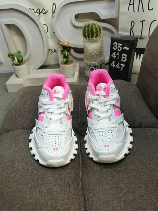 Balenciaga Triple S x Adidas chaussures grueses roses et argentées 11