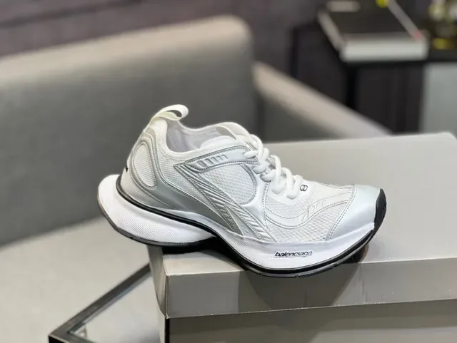 Balenciaga White Chunky Midsole Mesh And Synthetic Overlay Construction Lifestyle Sneakers 3