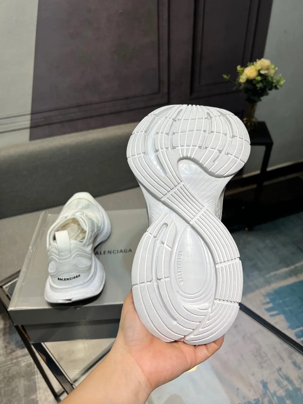 Balenciaga White Chunky Midsole Mesh And Synthetic Overlay Construction Lifestyle Sneakers 8