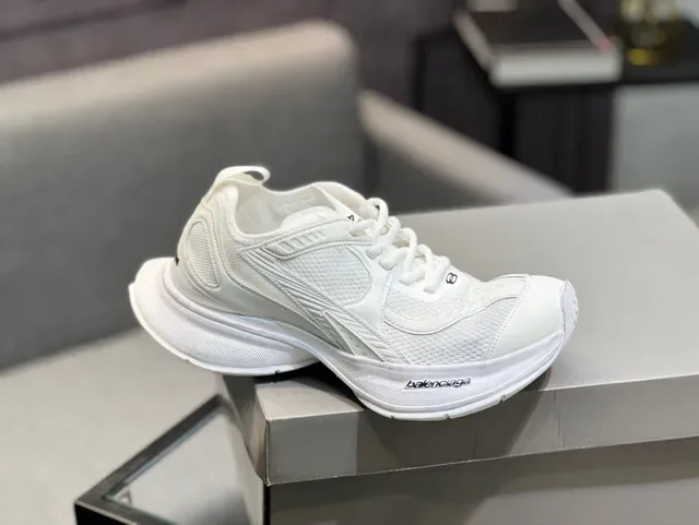 Balenciaga White Chunky Midsole Mesh And Synthetic Overlay Construction Lifestyle Sneakers 11