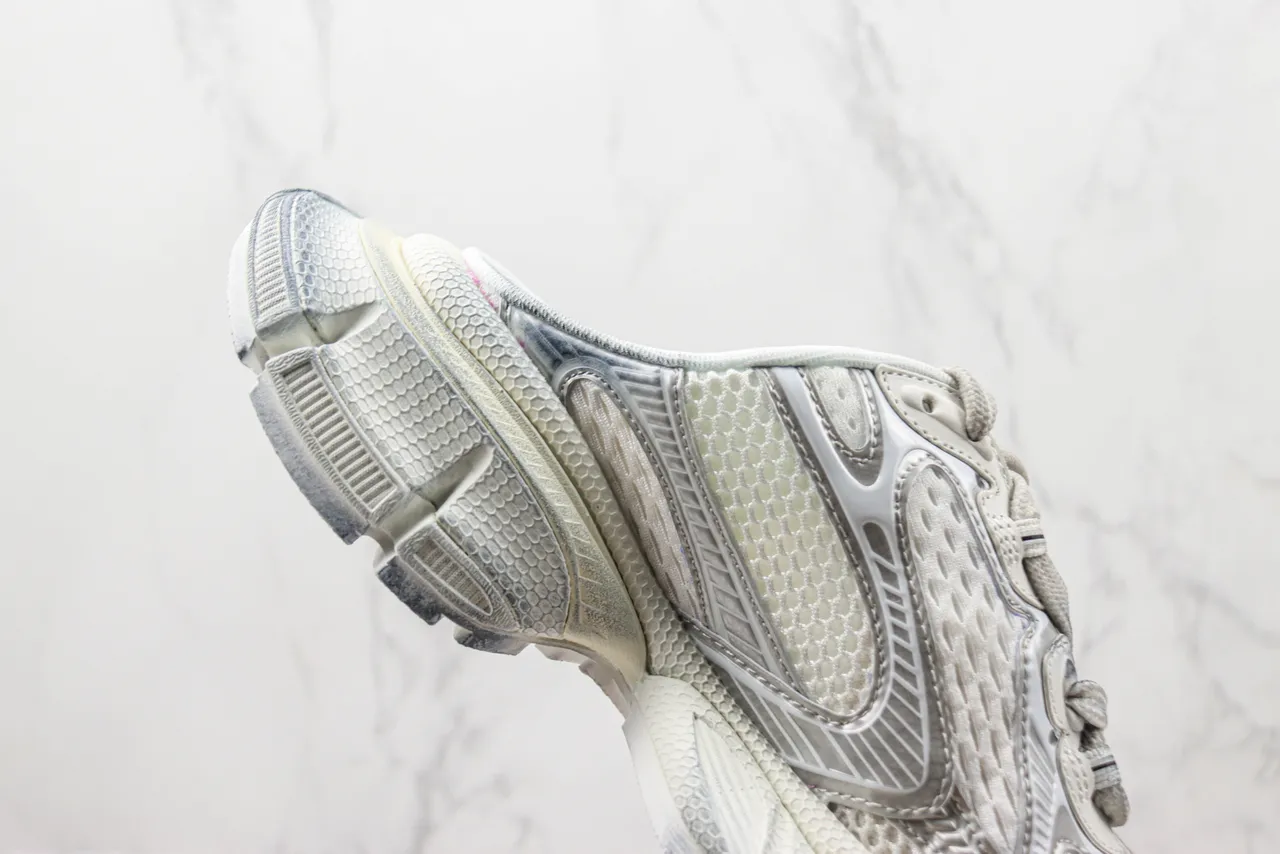 Balenciaga Tênis Chunky com sola Honeycomb esculpida branco cinza mule slip-on 5