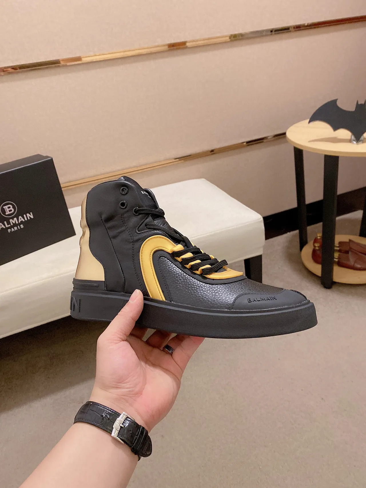 Balmain B-Court Baskets Lifestyle Noir et Or à la Cheville 7