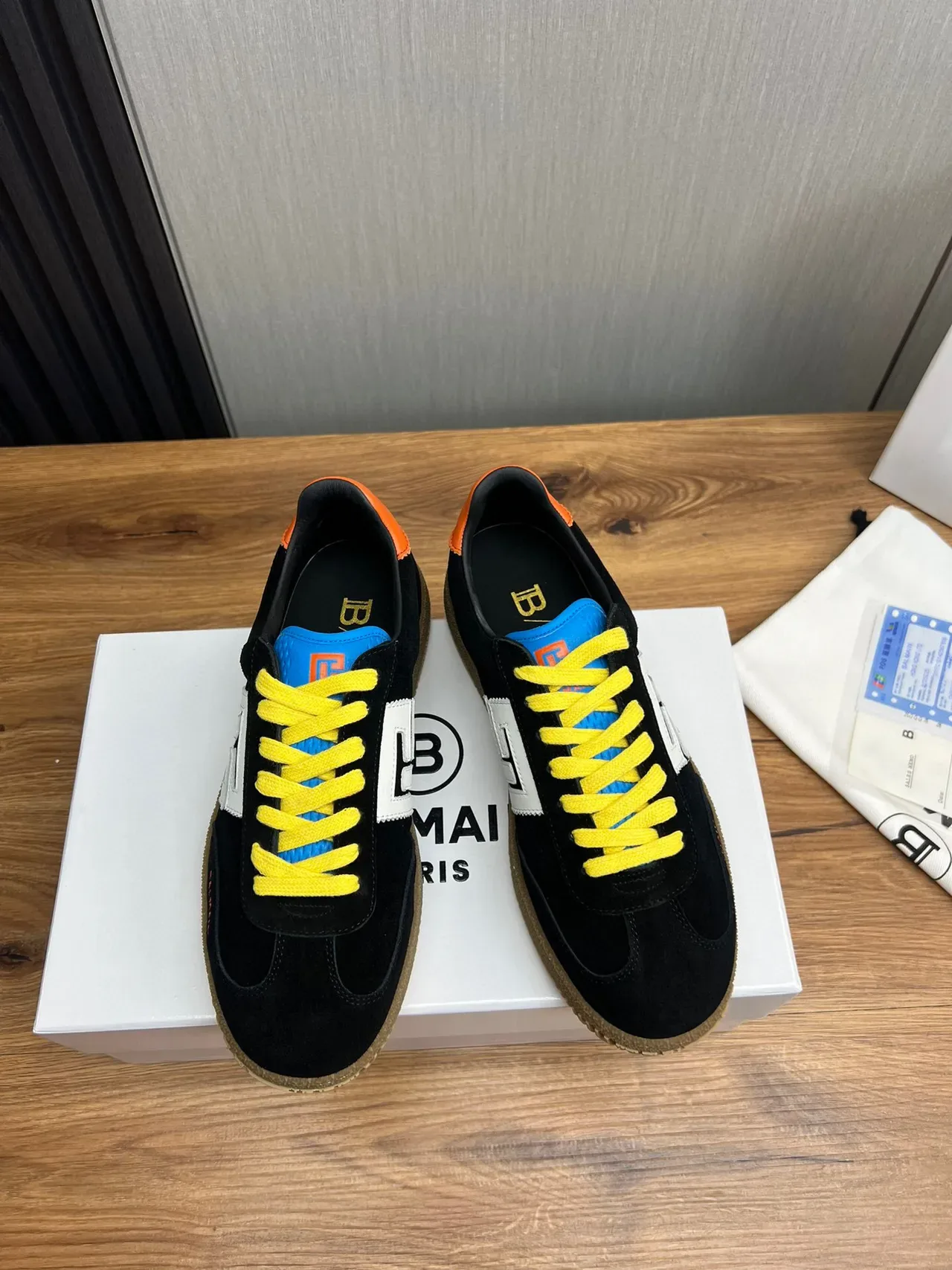 Balmain B-Court Noir Jaune Orange Daim Lifestyle Sneakers 2