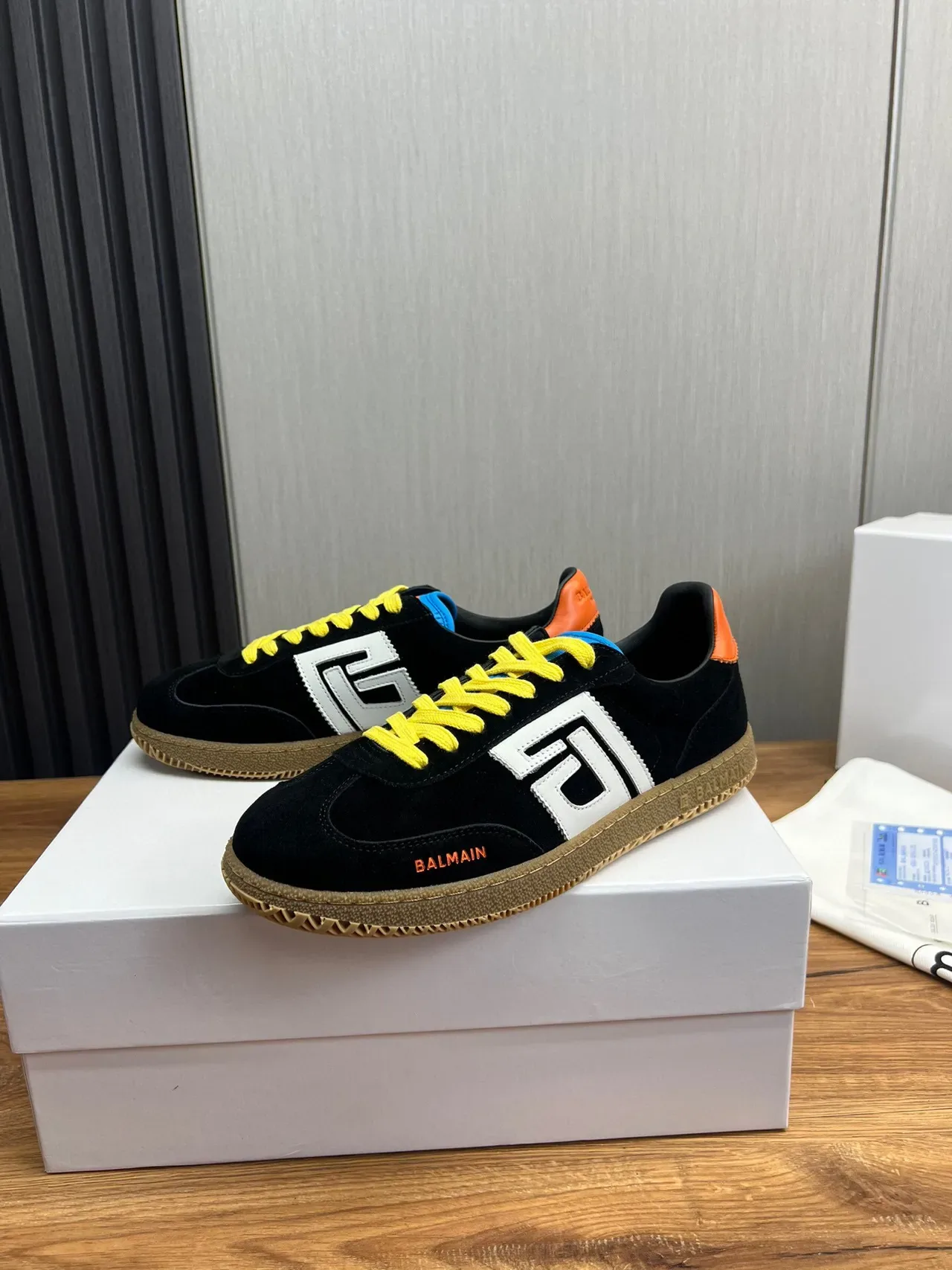 Balmain B-Court Noir Jaune Orange Daim Lifestyle Sneakers 3