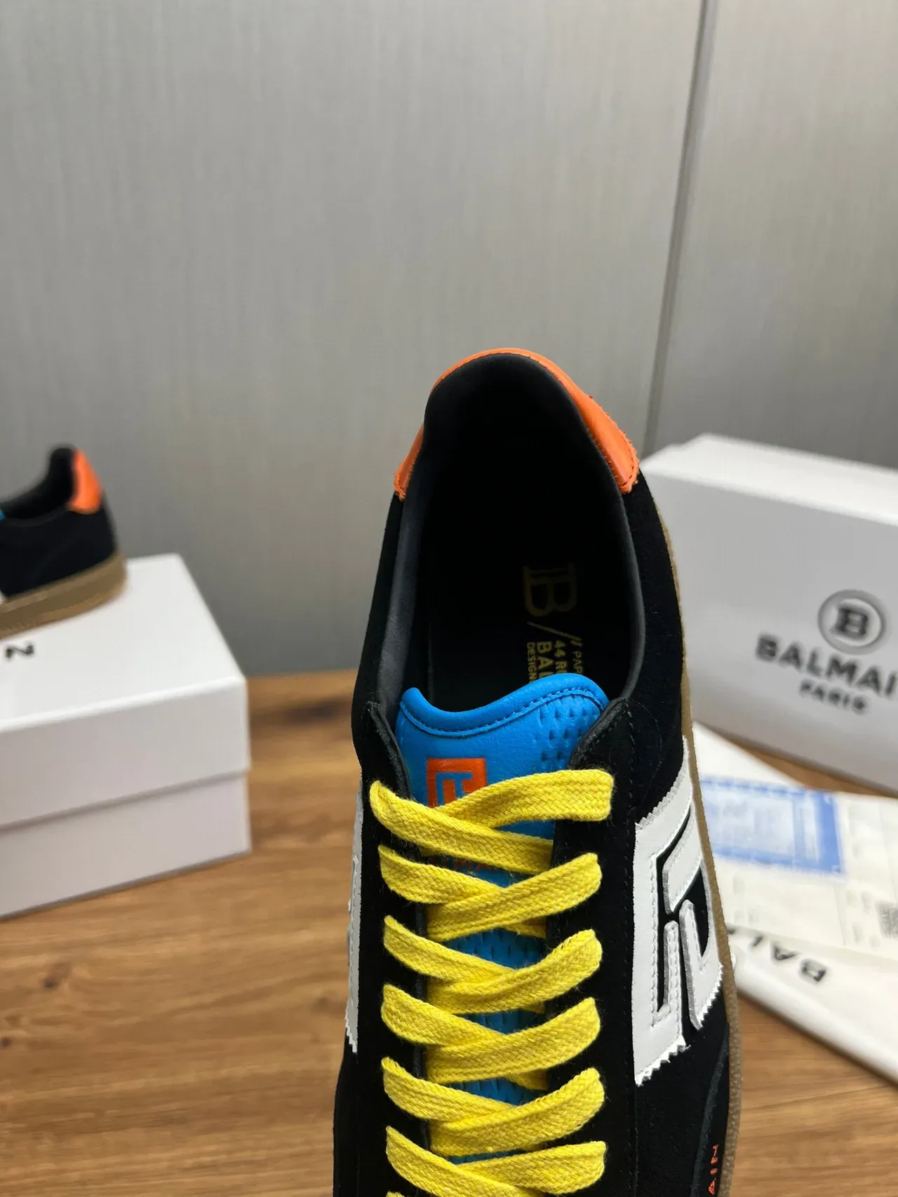 Balmain B-Court Noir Jaune Orange Daim Lifestyle Sneakers 10