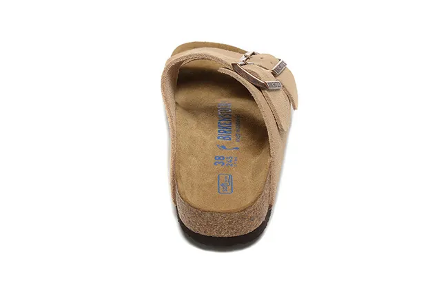 Birkenstock Arizona sandales casuales en daim tan à deux brides 4