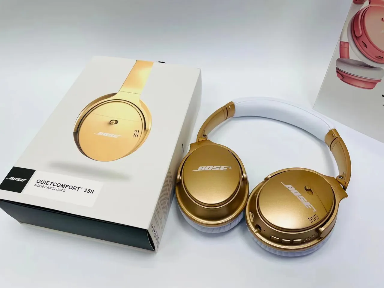 Bose QuietComfort Pink Gold Circumaural Noise-Cancelling Over-ear Headphones 5