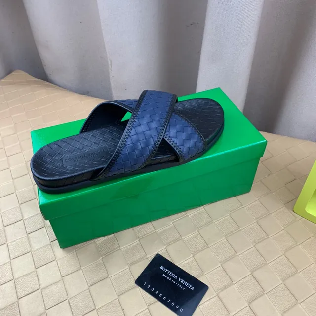 Bottega Veneta Andiamo Azul Marinho Intrecciato Couro Tricotado Chinelos 2