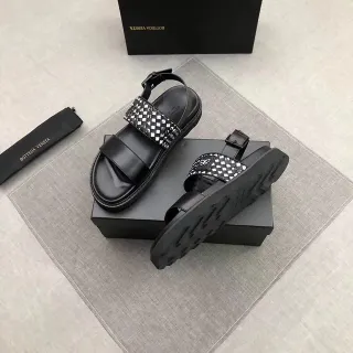 Bottega Veneta Cassette 黑白 厚底平台 Intrecciato 编织带 休闲凉鞋