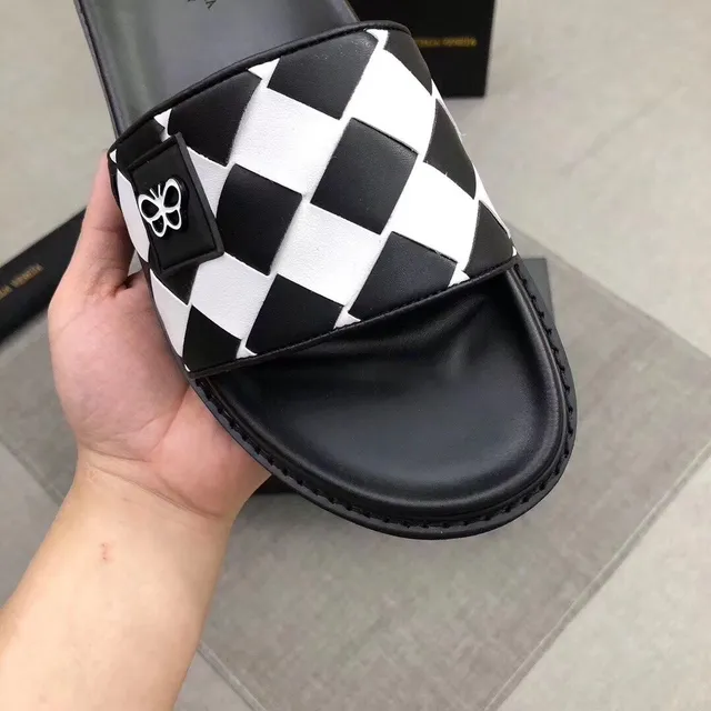 Bottega Veneta كاسيت شطرنجي نعال 3