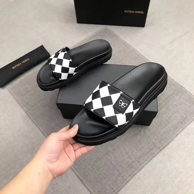 Bottega Veneta كاسيت شطرنجي نعال 5