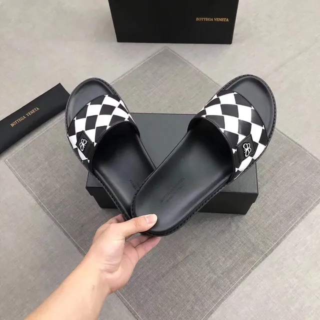 Bottega Veneta كاسيت شطرنجي نعال 6