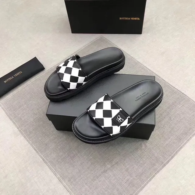 Bottega Veneta كاسيت شطرنجي نعال 8