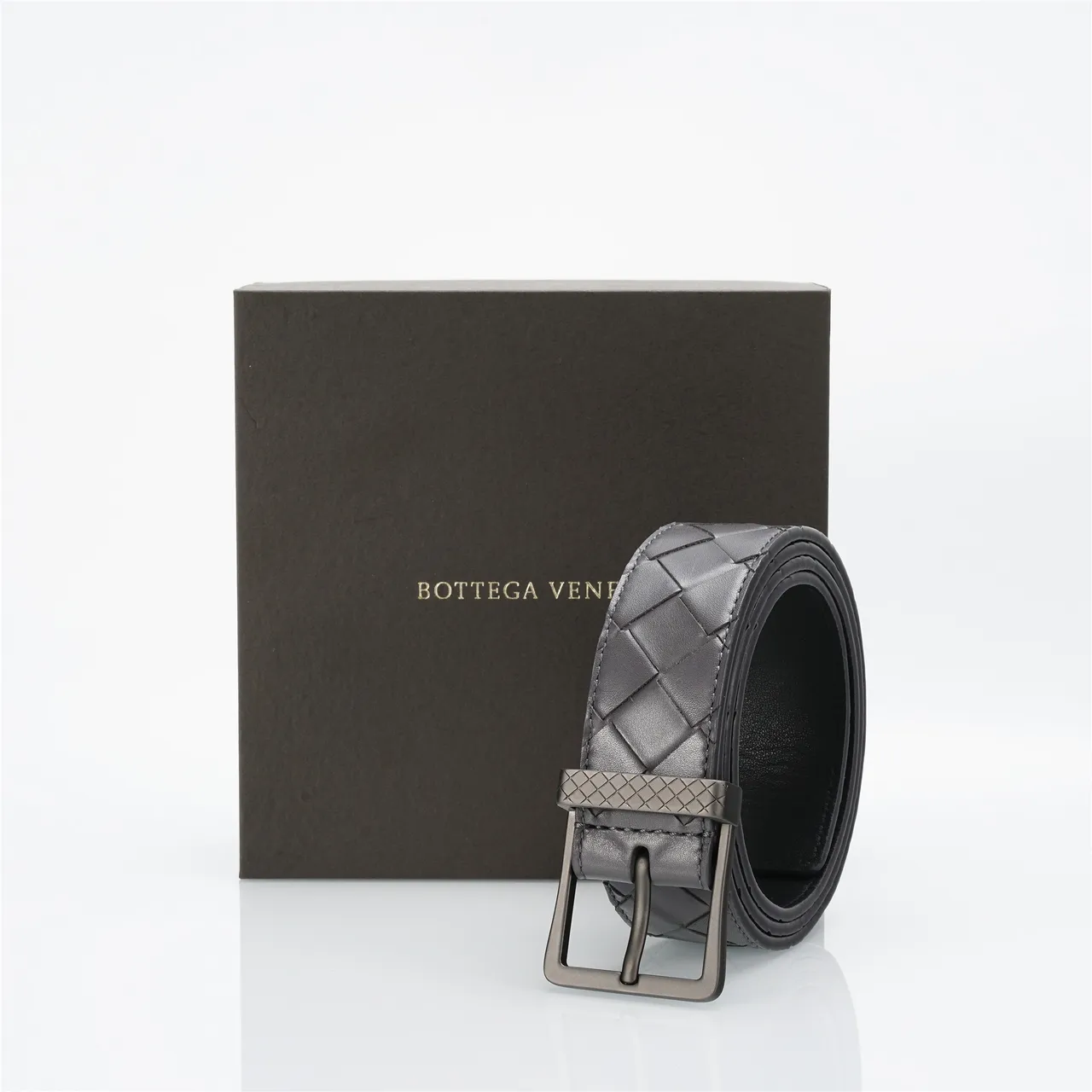 Bottega Veneta Cassette Intrecciato Ceinture en cuir noir 6