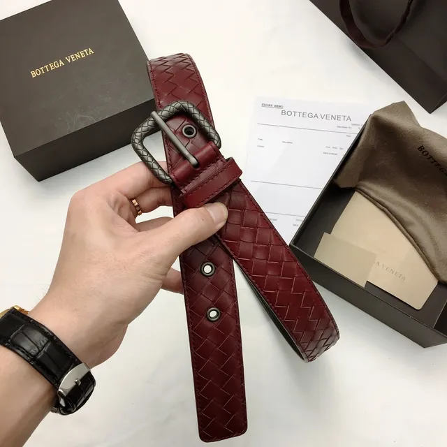 Bottega Veneta Cassette Intrecciato ceinture en cuir bordeaux et gunmetal 6