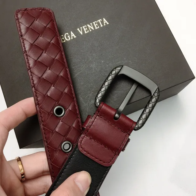 Bottega Veneta Cassette Intrecciato ceinture en cuir bordeaux et gunmetal 7