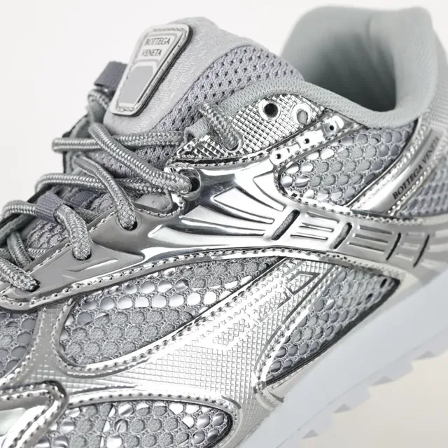 Bottega Veneta Cassette Metallic Silver tênis lifestyle 6