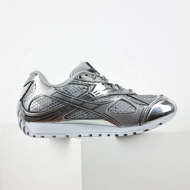 Bottega Veneta Cassette Metallic Silver tênis lifestyle 7