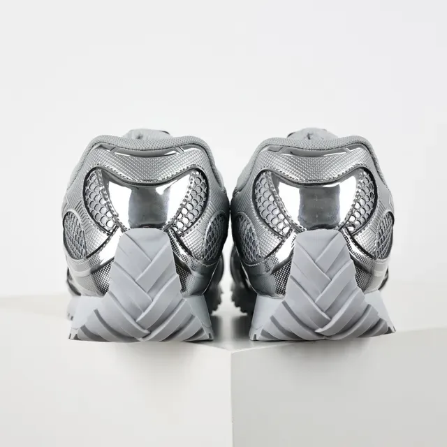 Bottega Veneta Cassette Metallic Silver tênis lifestyle 8