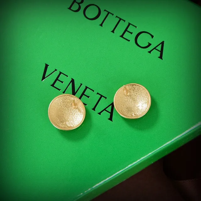 Bottega Veneta Rose d'Or sur Émail Noir Boucles d'Oreilles à Clou 5