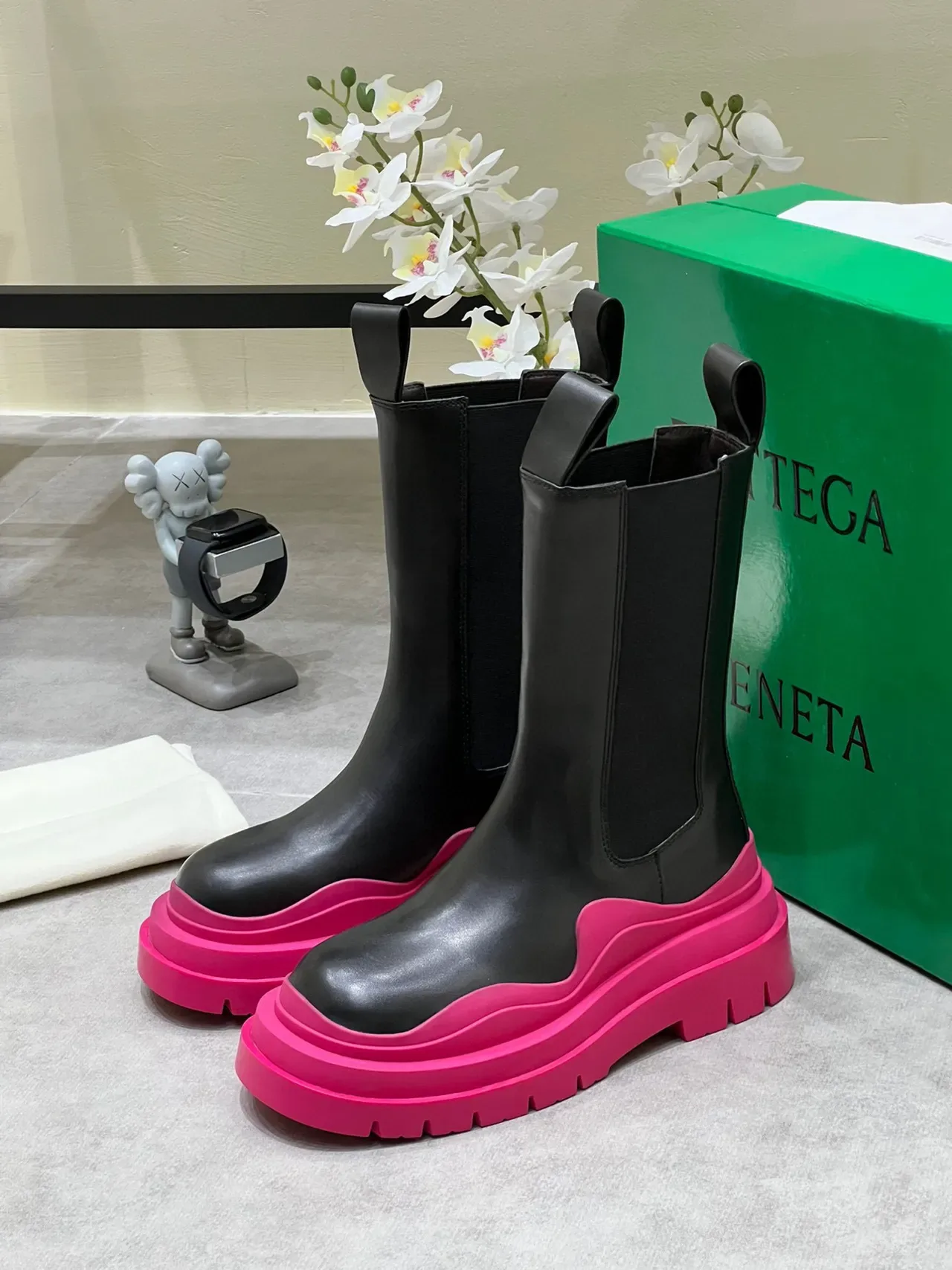 Bottega Veneta Le Cagole Black Pink Smooth Leather Vibrant Platform Sole Ankle Boots 3