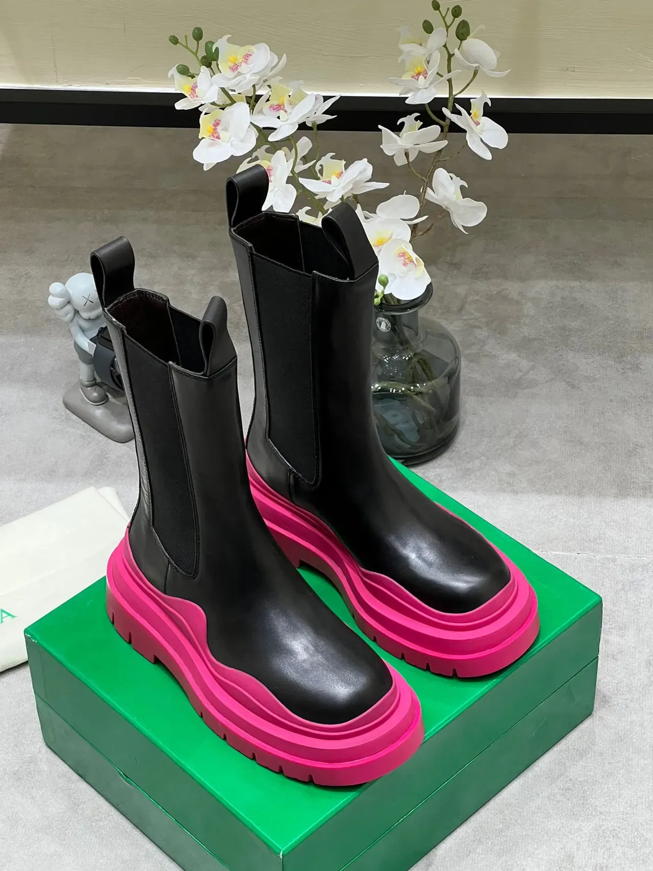 Bottega Veneta Le Cagole Black Pink Smooth Leather Vibrant Platform Sole Ankle Boots 5