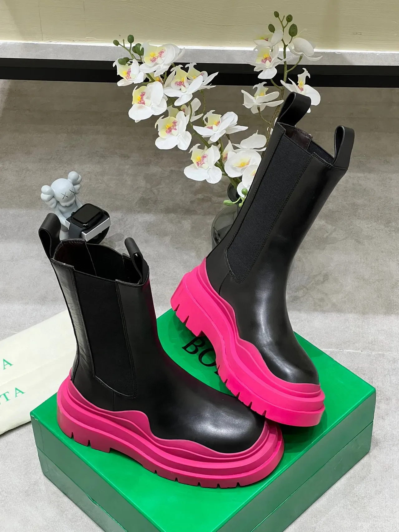Bottega Veneta Le Cagole Black Pink Smooth Leather Vibrant Platform Sole Ankle Boots 8