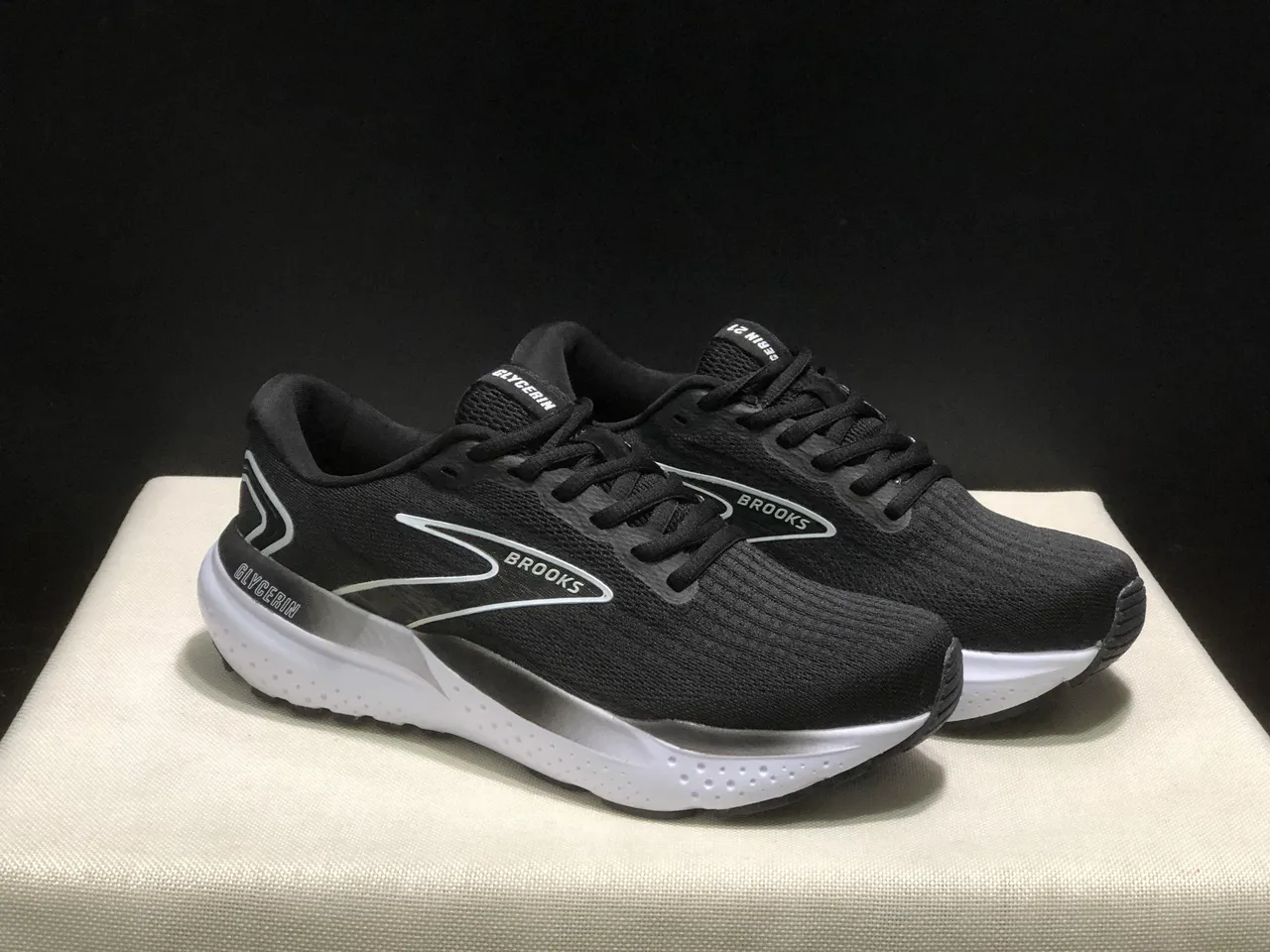 Brooks Glycerin Black and White Running Shoes 6