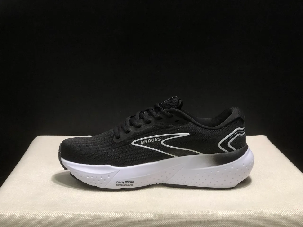 Brooks Glycerin Black and White Running Shoes 7