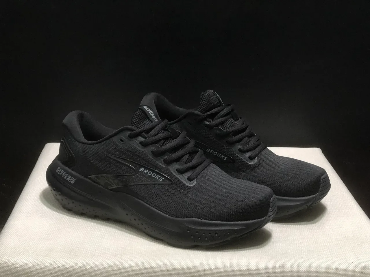 Brooks Glycerin Monochrome Black Running Shoes 6