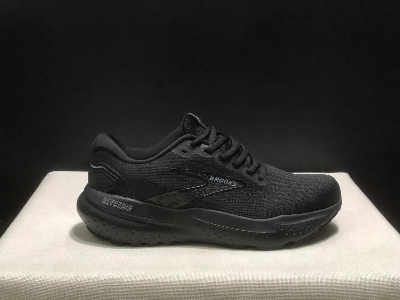 Brooks Glycerin Monochrome Black Running Shoes 8