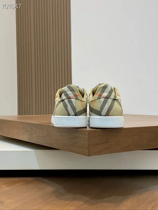 Burberry Beige White House Check Tênis Lifestyle Low Top em Lona 3