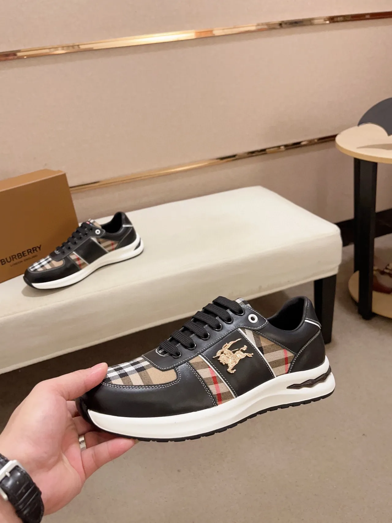 Burberry Noir Beige Cuir Et Panneau Maison Check Emblème Chevalier Équestre Doré Style De Vie Baskets 8