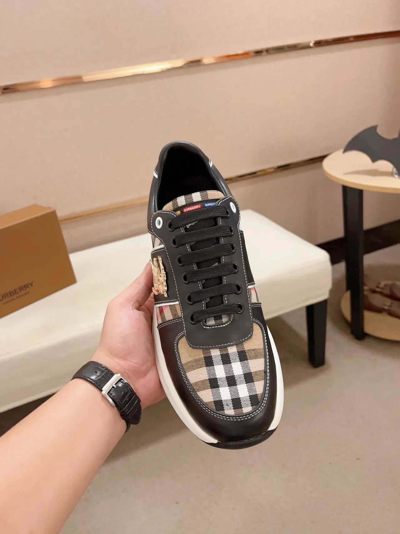 Burberry Noir Beige Cuir Et Panneau Maison Check Emblème Chevalier Équestre Doré Style De Vie Baskets 9